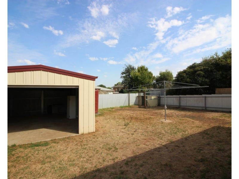 12  Waranga Avenue, Mount Austin NSW 2650