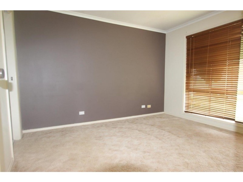 68 Balleroo Crescent, Wagga Wagga NSW 2650