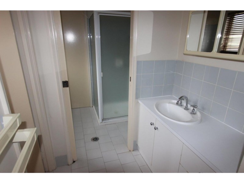 68 Balleroo Crescent, Wagga Wagga NSW 2650
