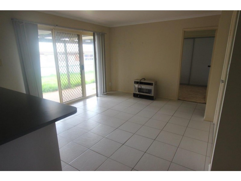 68 Balleroo Crescent, Wagga Wagga NSW 2650