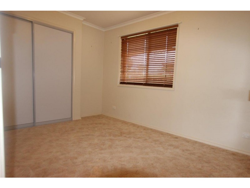 68 Balleroo Crescent, Wagga Wagga NSW 2650