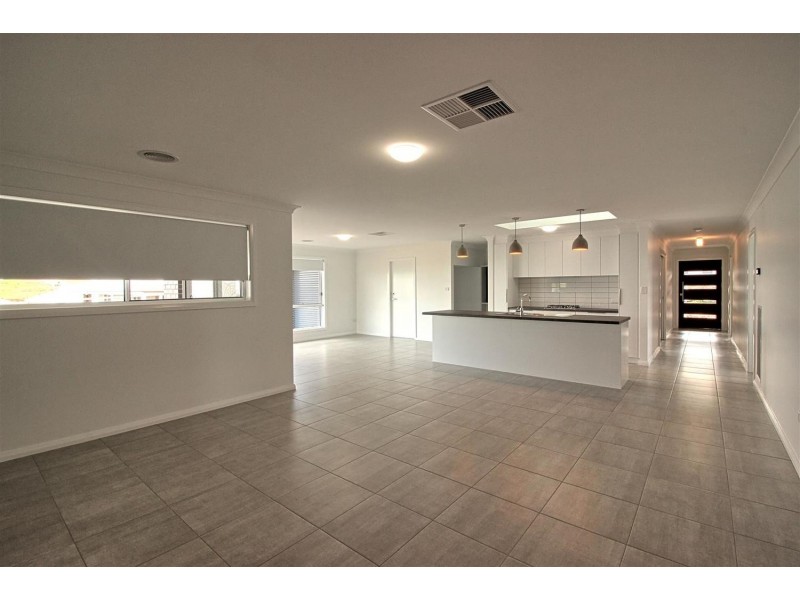 216 Barmedman Avenue, Estella NSW 2650