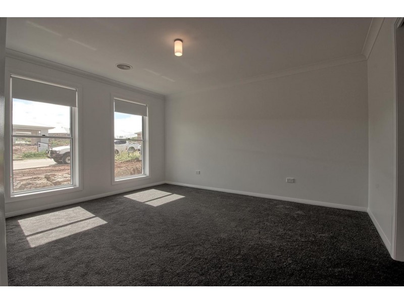 216 Barmedman Avenue, Estella NSW 2650