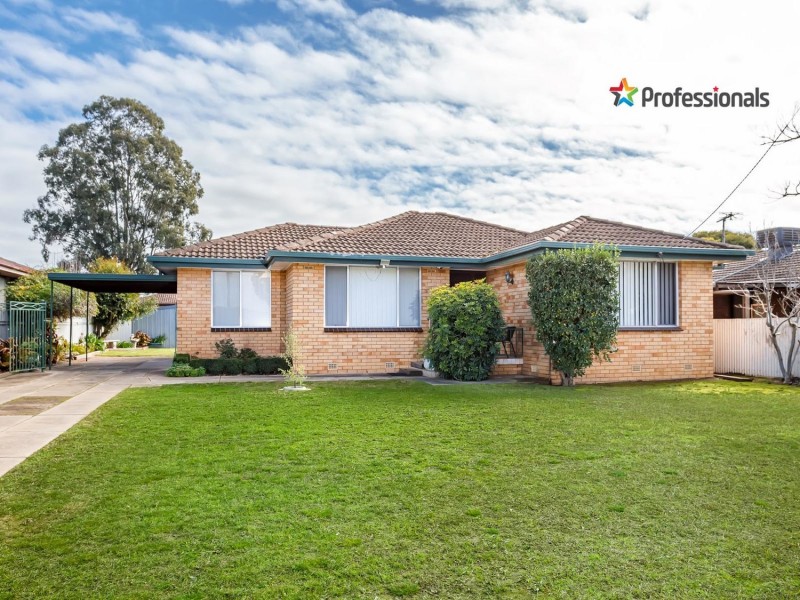 82 Vincent Road, Lake Albert NSW 2650