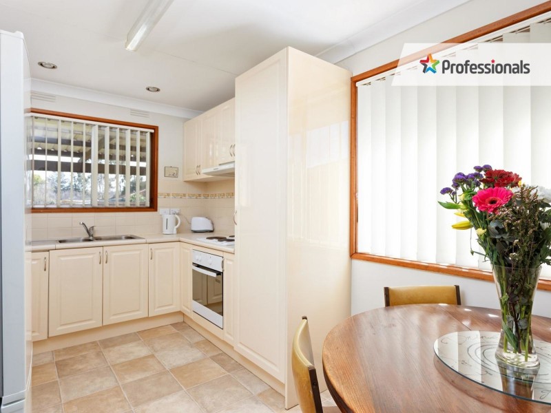 82 Vincent Road, Lake Albert NSW 2650