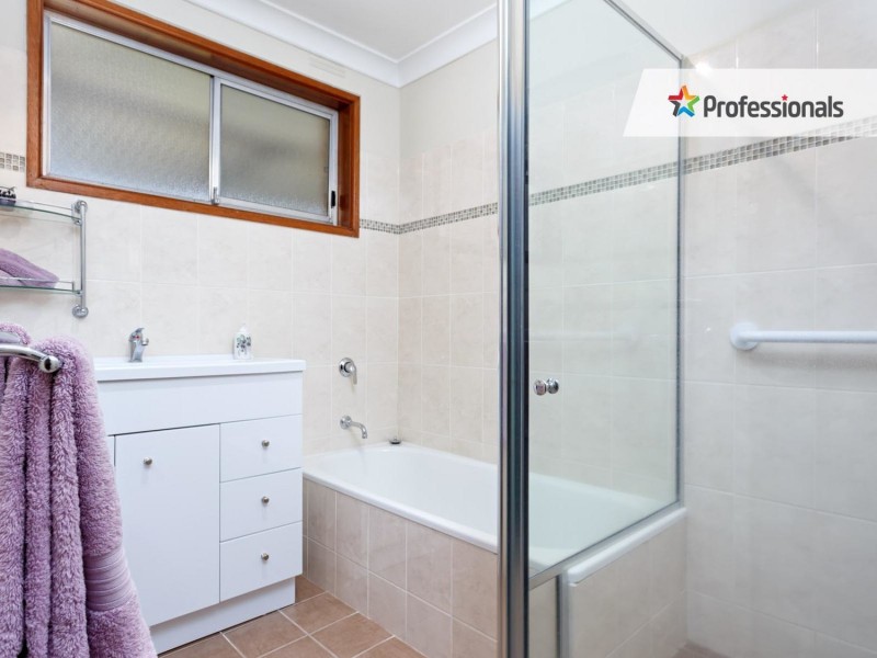 82 Vincent Road, Lake Albert NSW 2650