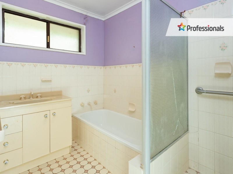 3 Raleigh Place, Kooringal NSW 2650