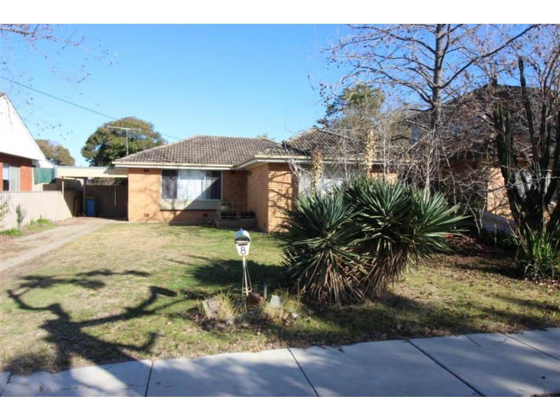 8 Thomas Street, Wagga Wagga NSW 2650