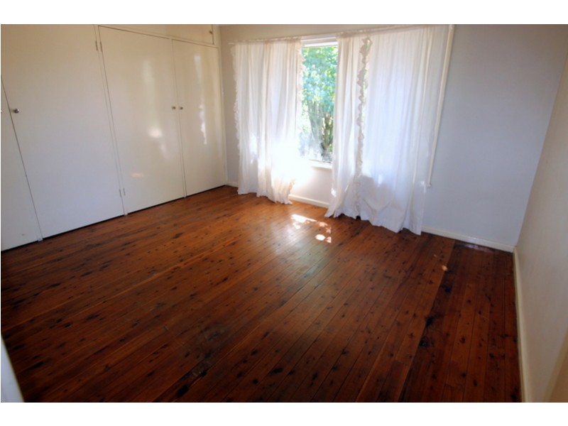 8 Thomas Street, Wagga Wagga NSW 2650