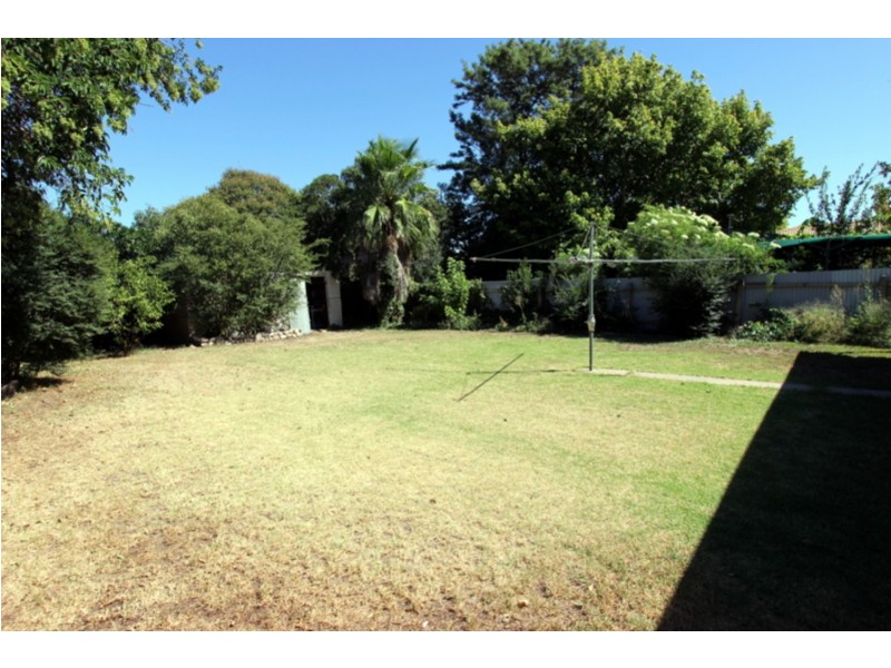 8 Thomas Street, Wagga Wagga NSW 2650