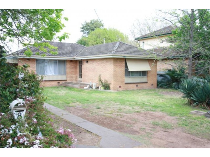 8 Thomas Street, Wagga Wagga NSW 2650