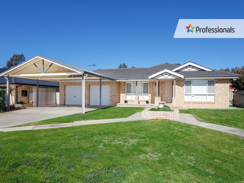 8 Mackay Place, Ashmont NSW 2650