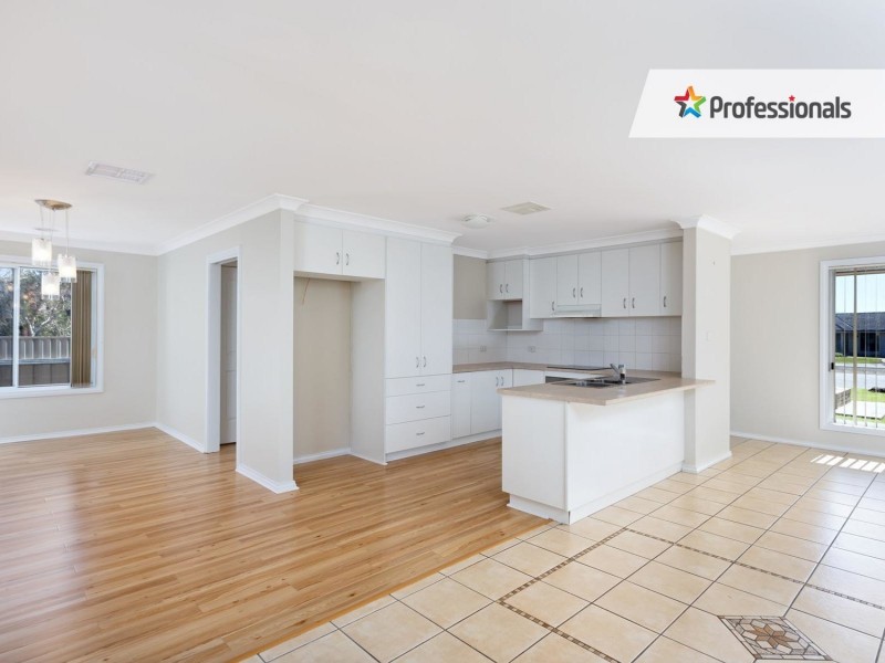 8 Mackay Place, Ashmont NSW 2650