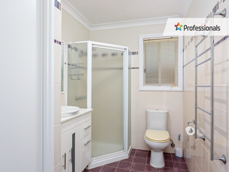 8 Mackay Place, Ashmont NSW 2650