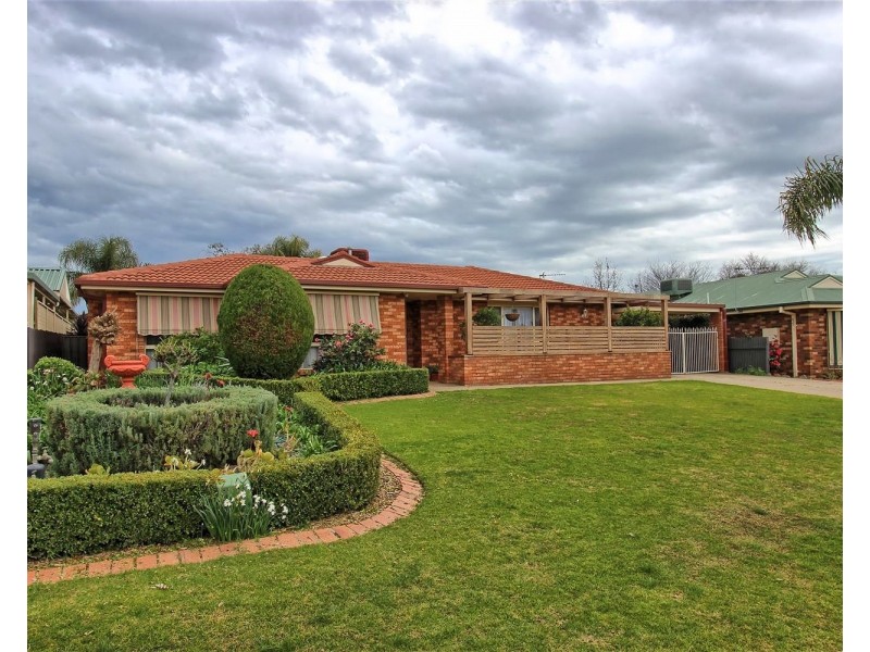 36 Langi Crescent, Glenfield Park NSW 2650
