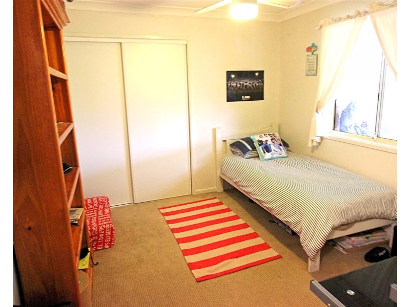 36 Langi Crescent, Glenfield Park NSW 2650