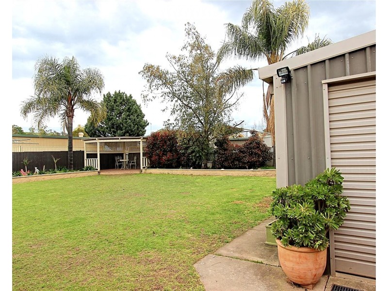 36 Langi Crescent, Glenfield Park NSW 2650