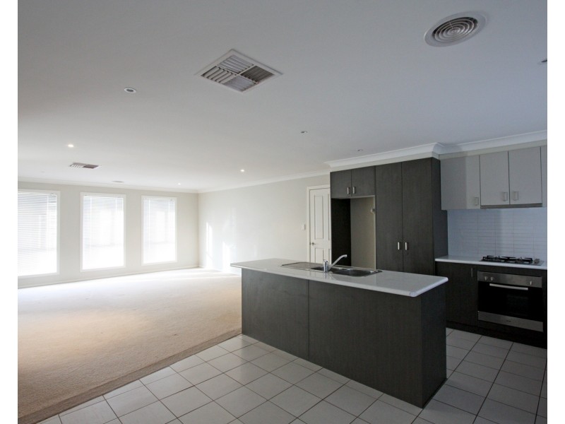31 Woomera Place, Wagga Wagga NSW 2650
