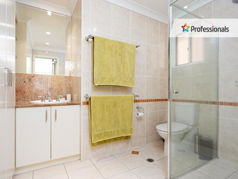 30 Henwood Avenue, Kooringal NSW 2650