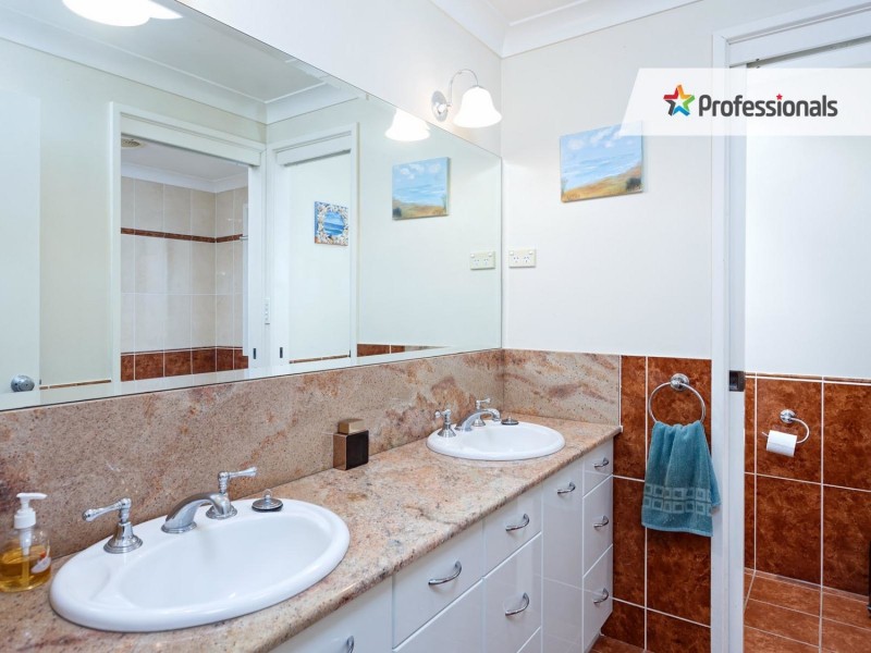 30 Henwood Avenue, Kooringal NSW 2650