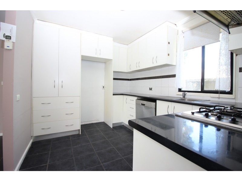 3 Warren Place, Mount Austin NSW 2650