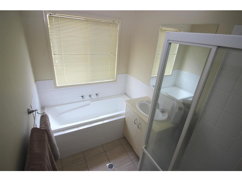 6 Grampian Place, Tatton NSW 2650