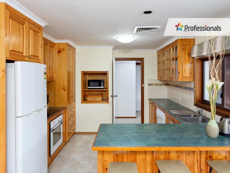 17 Taupo Drive, Lake Albert NSW 2650