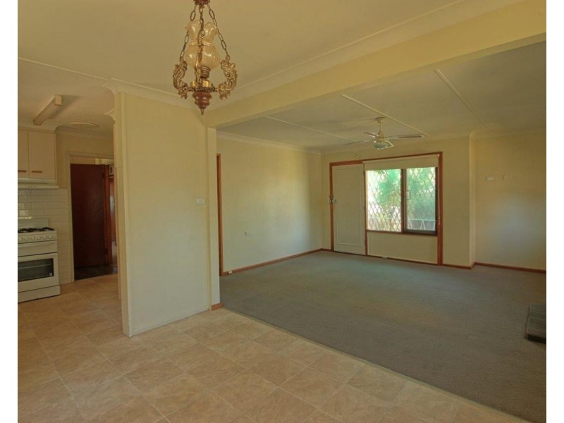 2 Moani Place, Wagga Wagga NSW 2650