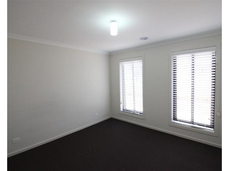 7 Chipp Place, Lloyd NSW 2650