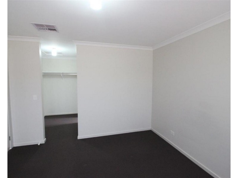 7 Chipp Place, Lloyd NSW 2650