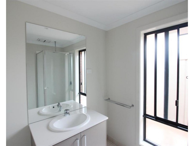 7 Chipp Place, Lloyd NSW 2650
