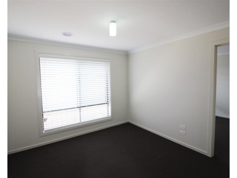 7 Chipp Place, Lloyd NSW 2650