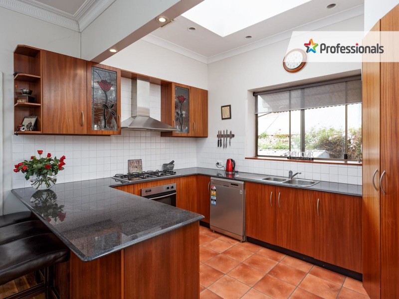 96 Coleman Street, Wagga Wagga NSW 2650