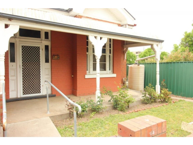 69 Peter Street, Wagga Wagga NSW 2650