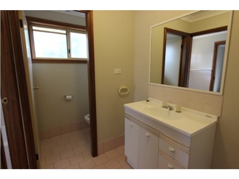 1/5 Yentoo Drive, Glenfield Park NSW 2650