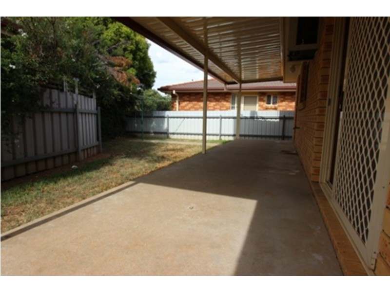 1/5 Yentoo Drive, Glenfield Park NSW 2650