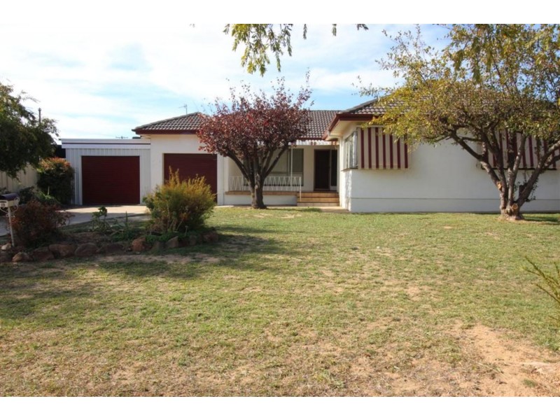 19 Martin Street, Tolland NSW 2650