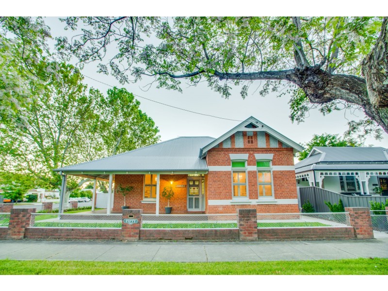 50 Simmons Street, Wagga Wagga NSW 2650