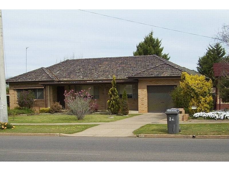 82 Faye Avenue, Kooringal NSW 2650