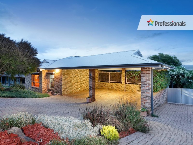 19 Allambie Way, Mount Austin NSW 2650