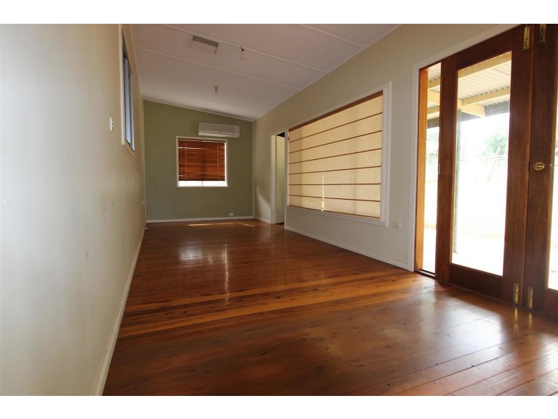 19 Koora Place, Mount Austin NSW 2650