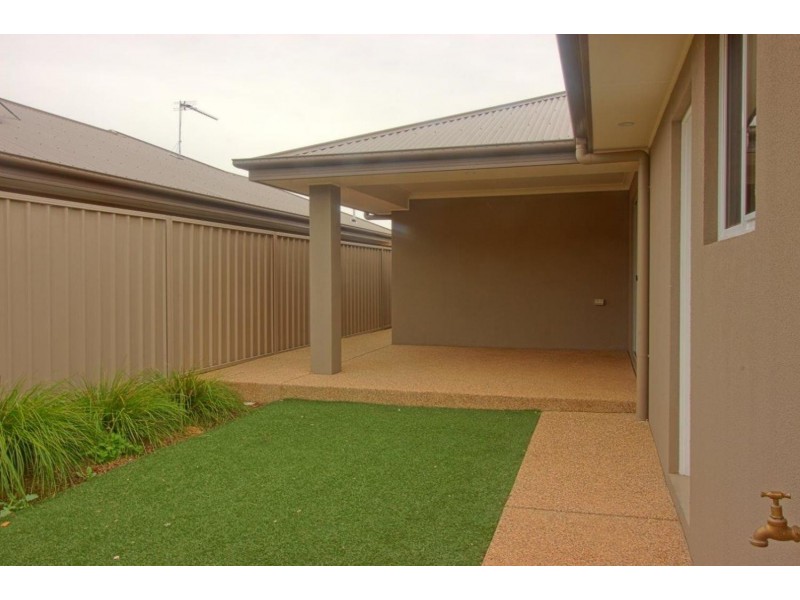 1/4 Apprentice Avenue, Wagga Wagga NSW 2650