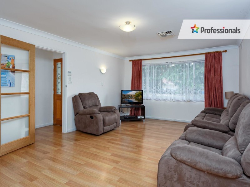 4 Paisley Street, Lake Albert NSW 2650