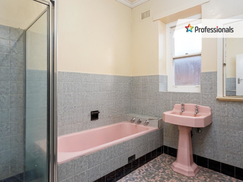 39 Trevor Street, Turvey Park NSW 2650