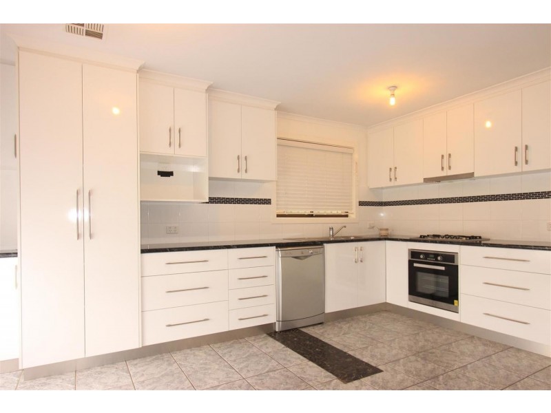 17  Dove Street, Mount Austin NSW 2650