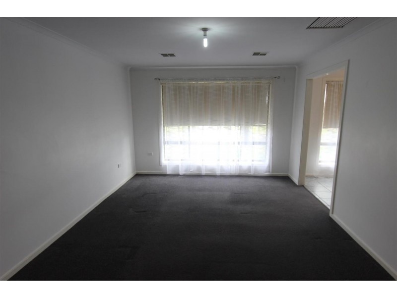 17  Dove Street, Mount Austin NSW 2650