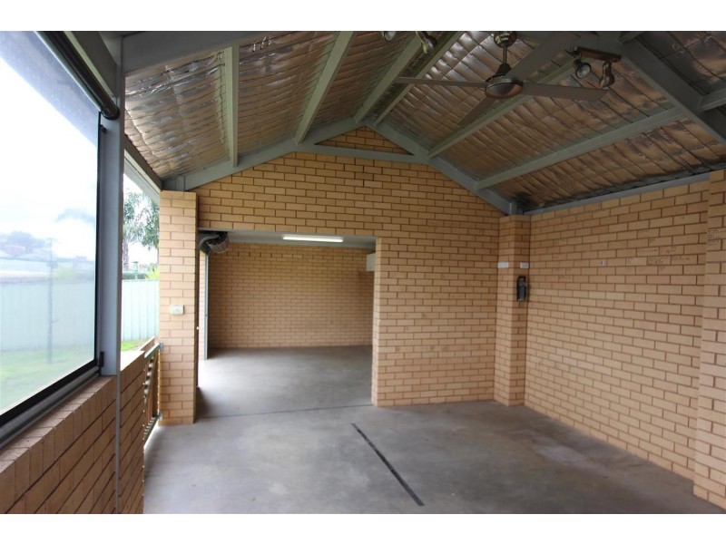 17  Dove Street, Mount Austin NSW 2650