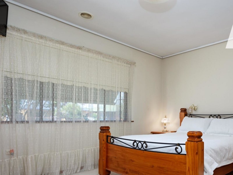 25 Anne Street, Tolland NSW 2650