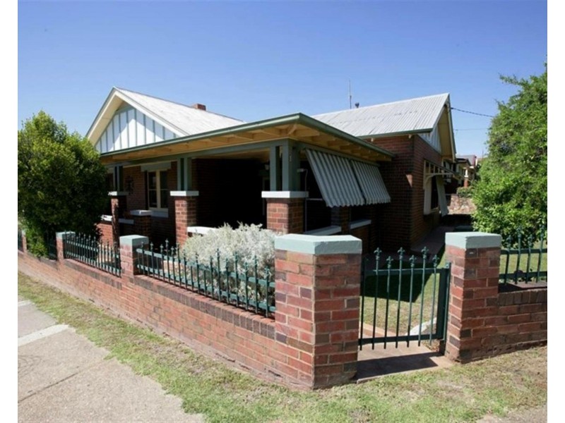 1 Edmonson Street, Wagga Wagga NSW 2650