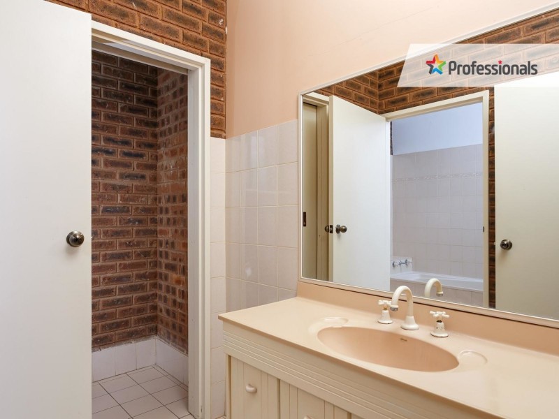 3 Corella Place, Estella NSW 2650